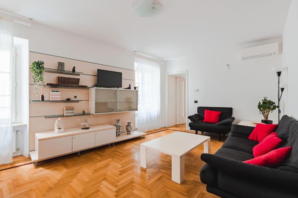 טריאסטה Piazza Unita Central Apartment מראה חיצוני תמונה